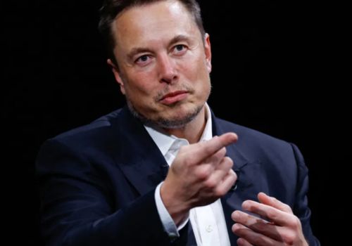 Elon Musk: Visionário e Empreendedor Incansável