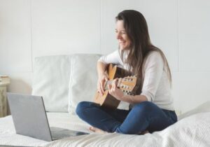 Os Top Apps de Aprendizado para Tocar Violão