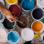 assorted-color paints — Foto por russn_fckr na Unsplash