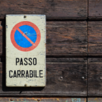 no smoking no smoking sign — Foto por Johannes Weißmüller na Unsplash
